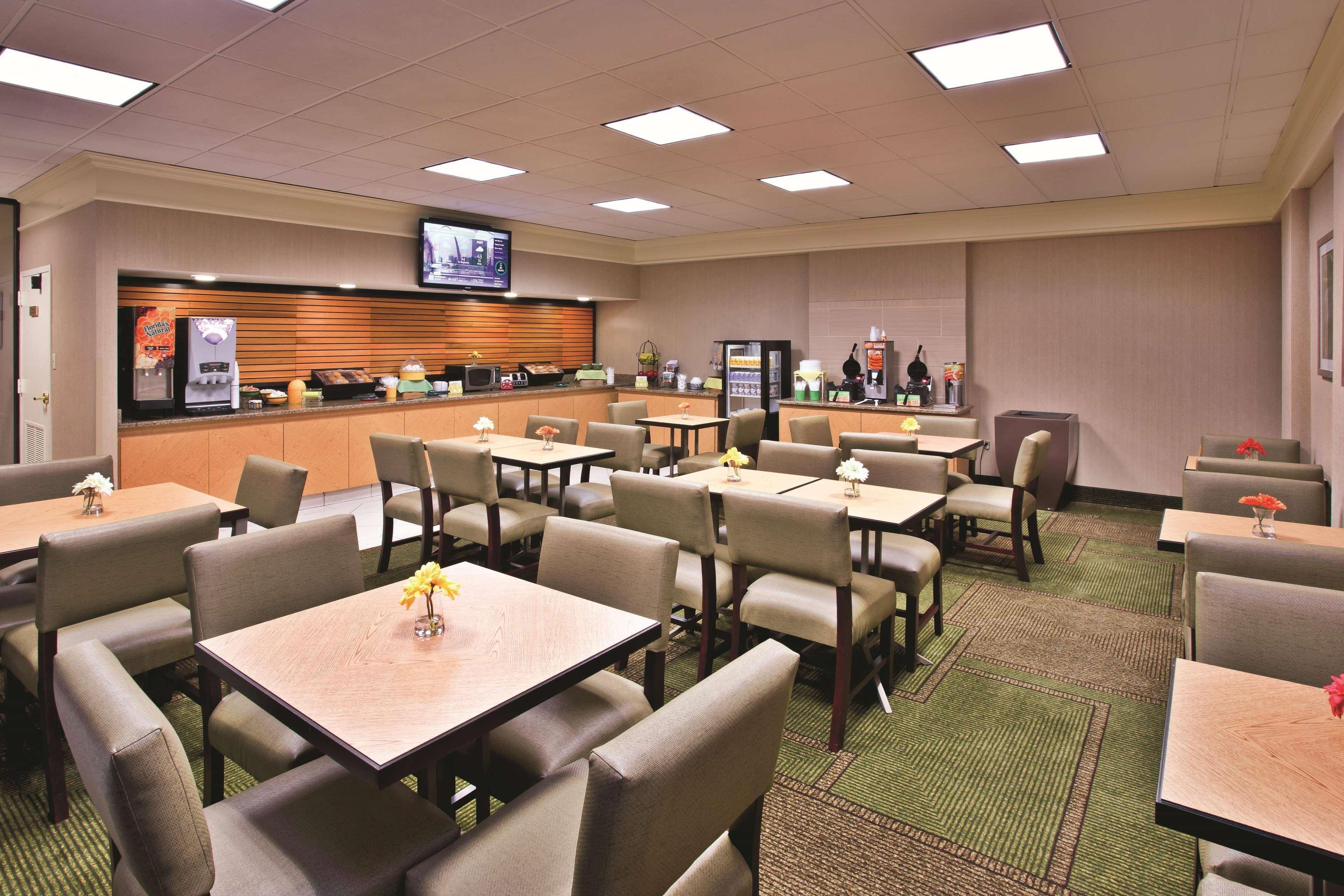 La Quinta Inn & Suites By Wyndham Kingsport Tricities Airport Екстер'єр фото