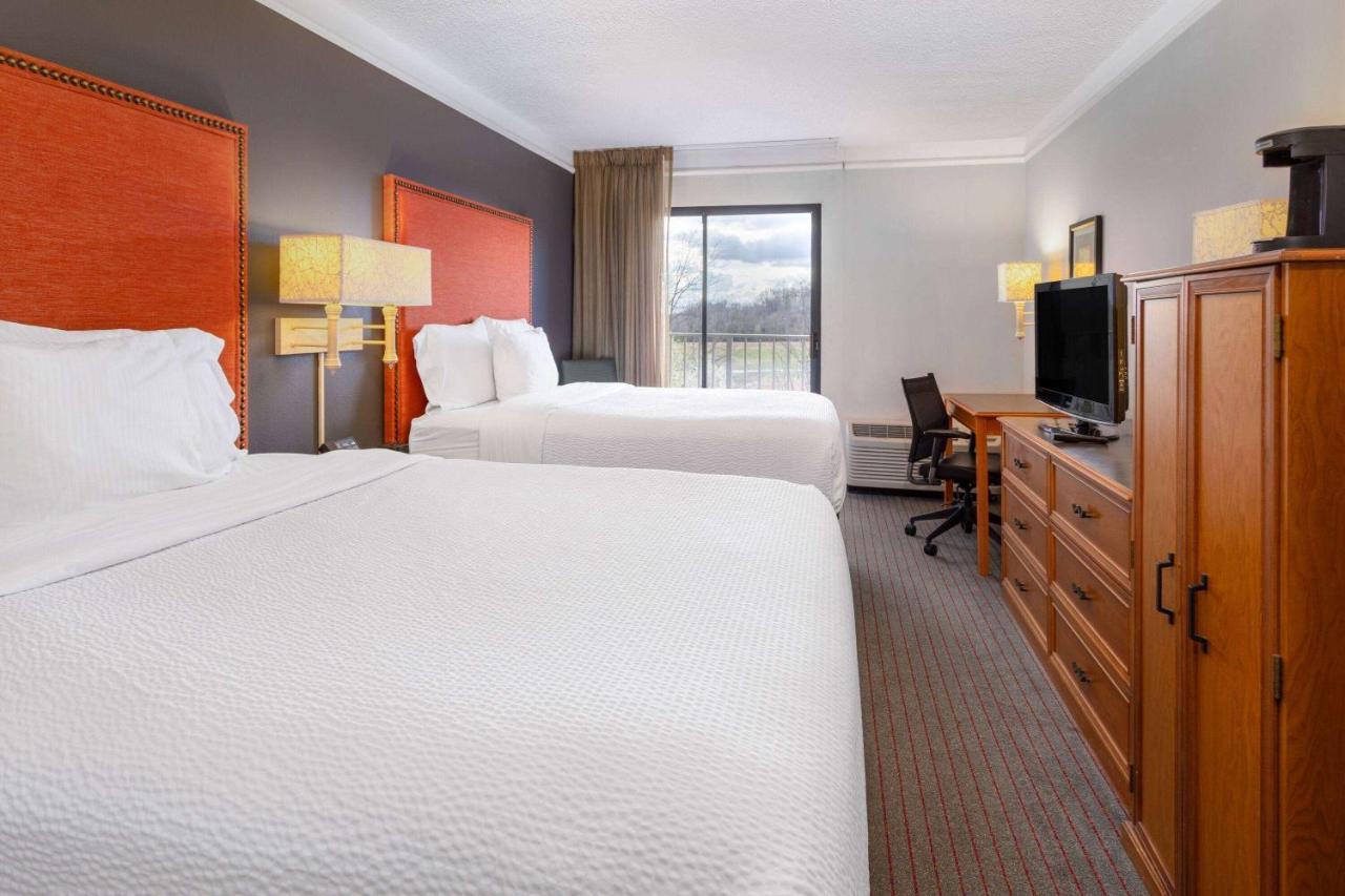 La Quinta Inn & Suites By Wyndham Kingsport Tricities Airport Екстер'єр фото